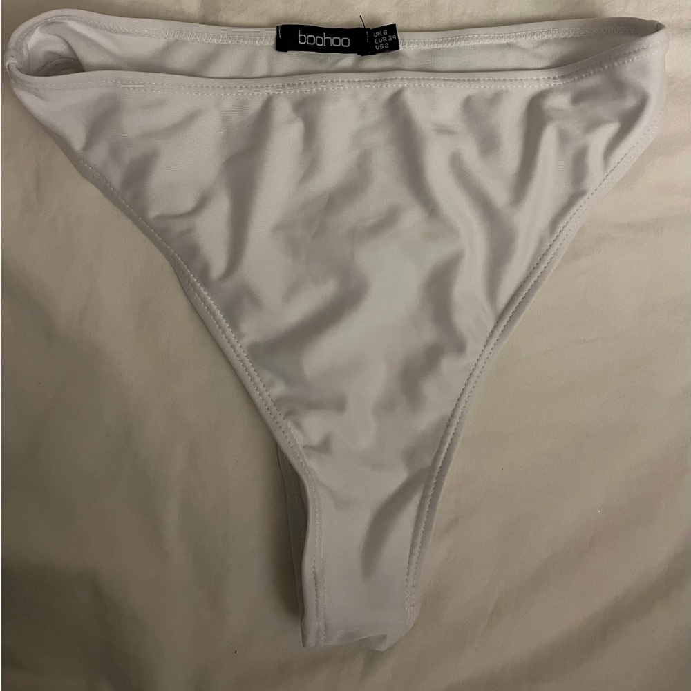 White Boohoo Cheeky Bikini Bottoms